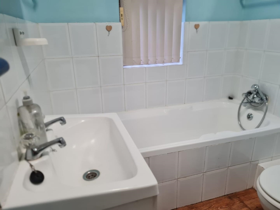 2 Bedroom Property for Sale in Bellair Western Cape